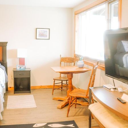 The Water'S Edge Inn & Gallery Baddeck Inlet エクステリア 写真