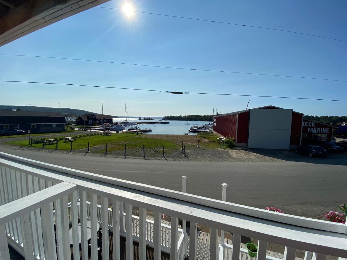 The Water'S Edge Inn & Gallery Baddeck Inlet エクステリア 写真