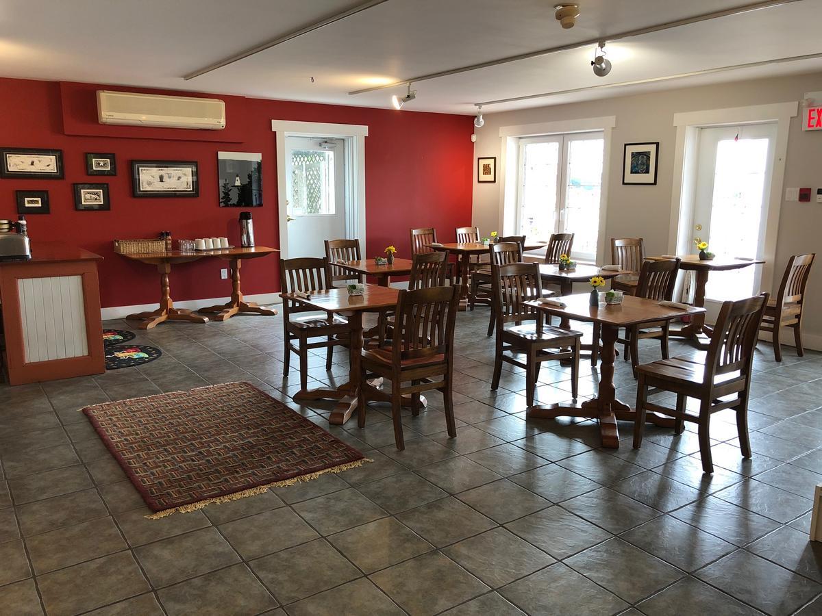 The Water'S Edge Inn & Gallery Baddeck Inlet エクステリア 写真